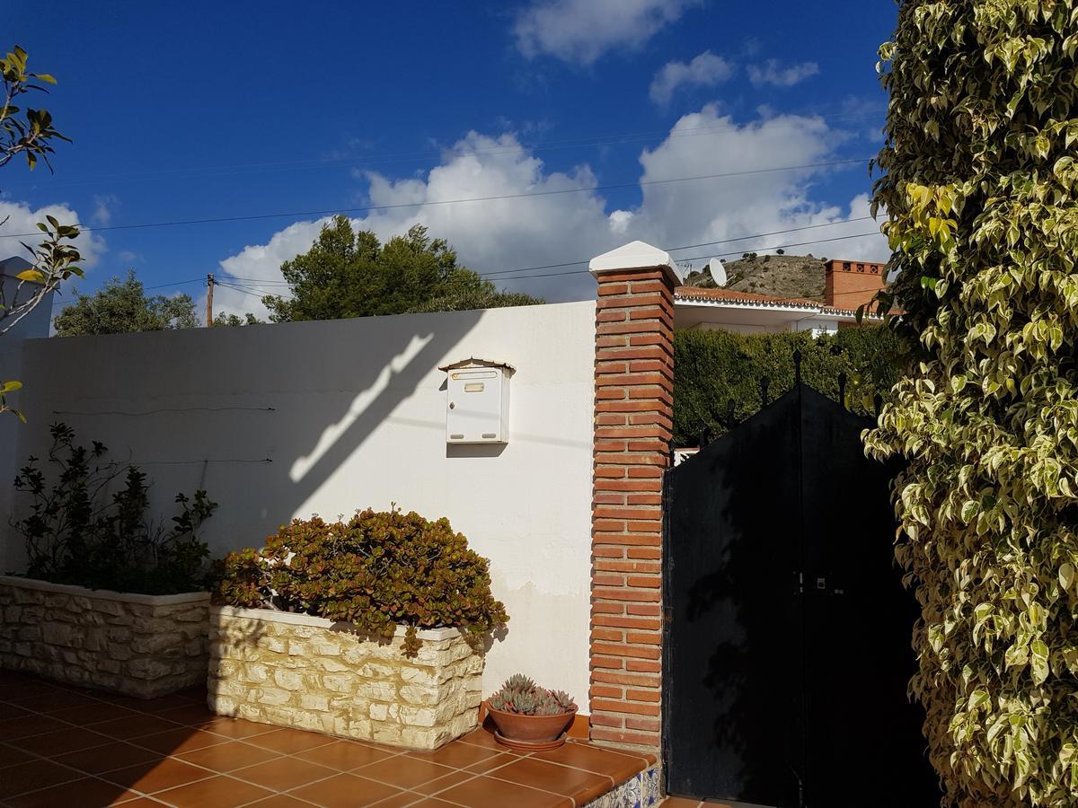 Villa - zeezicht, zwembad Nerja Buitenkant foto