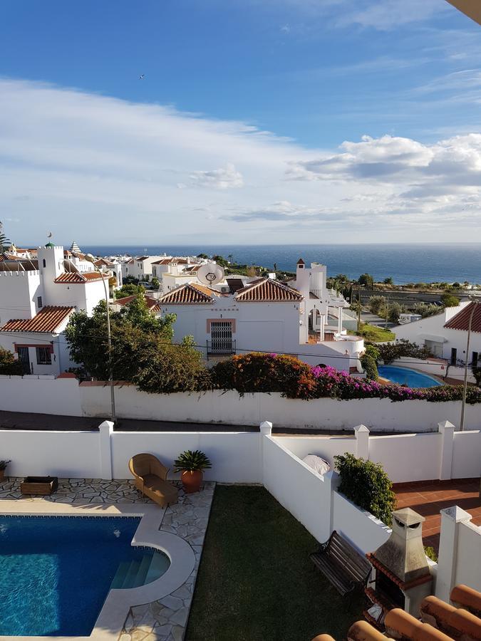 Villa - zeezicht, zwembad Nerja Buitenkant foto